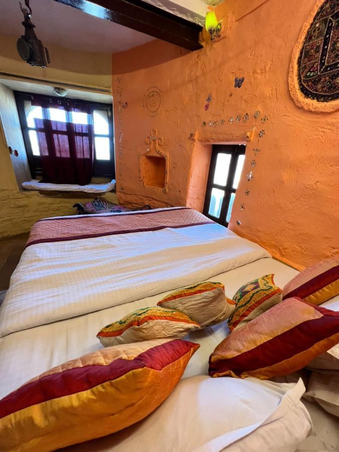 Saffron Guest House Jaisalmer Bagian luar foto