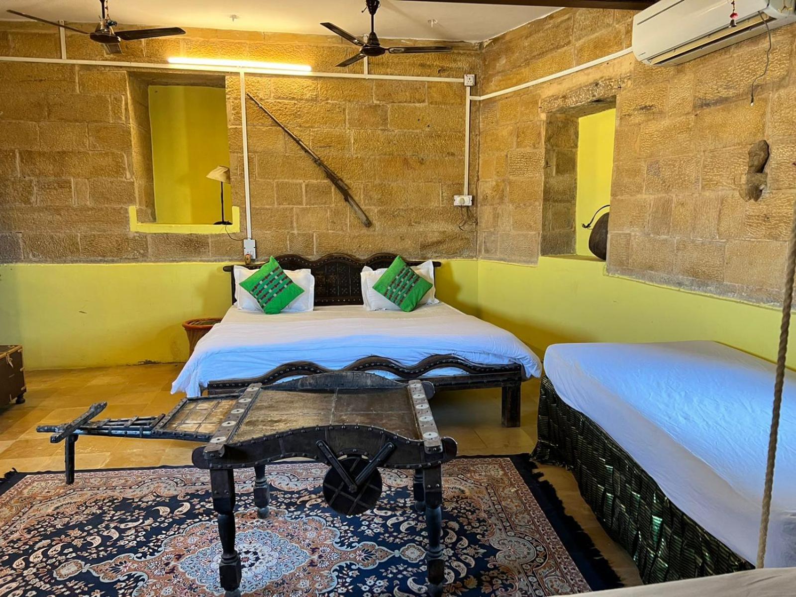 Saffron Guest House Jaisalmer Bagian luar foto