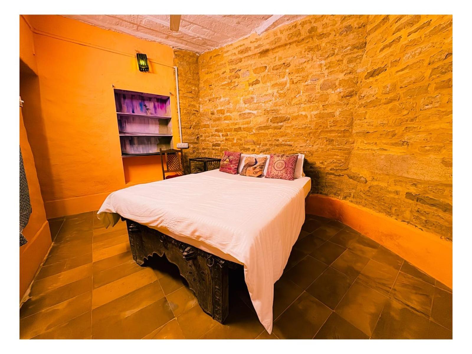 Saffron Guest House Jaisalmer Bagian luar foto