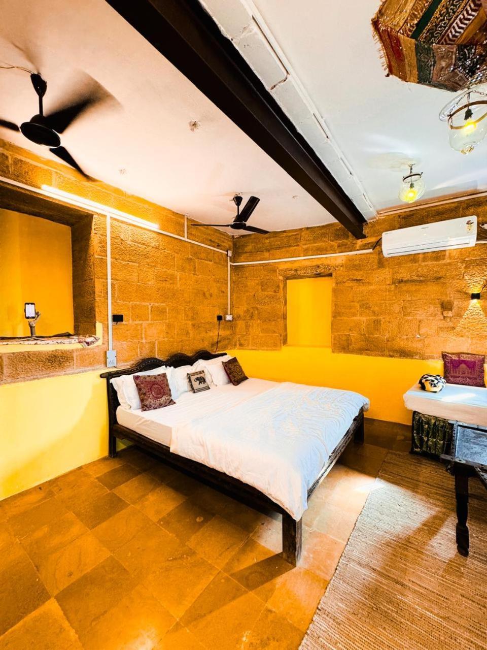 Saffron Guest House Jaisalmer Bagian luar foto